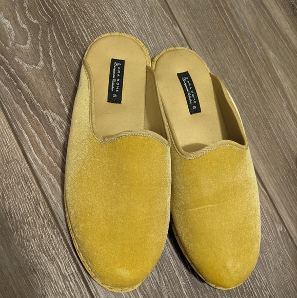 ZARA | slippers, golden yellow. size 9 - Picture 2 of 5
